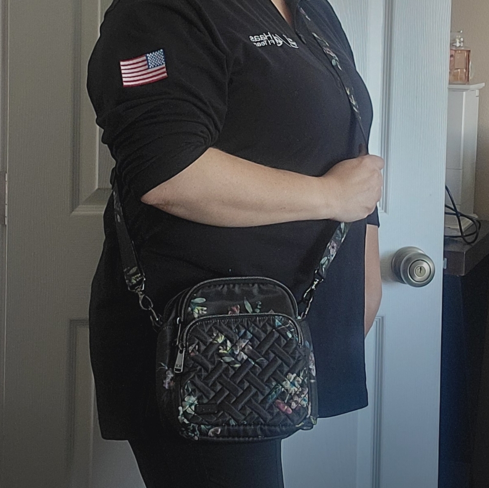 Lug crossbody with RFID